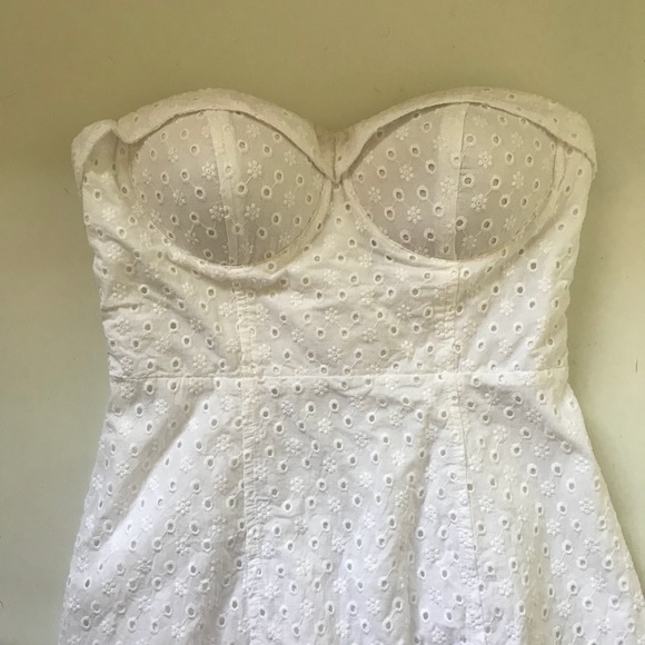 Forever 21 Lace Eyelet Dress - Picture 3 of 7